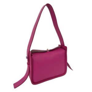 fuksia spalvos