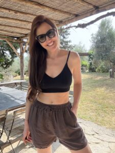 tamsiai ruda