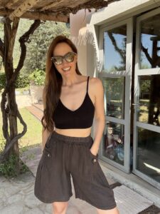 tamsiai ruda