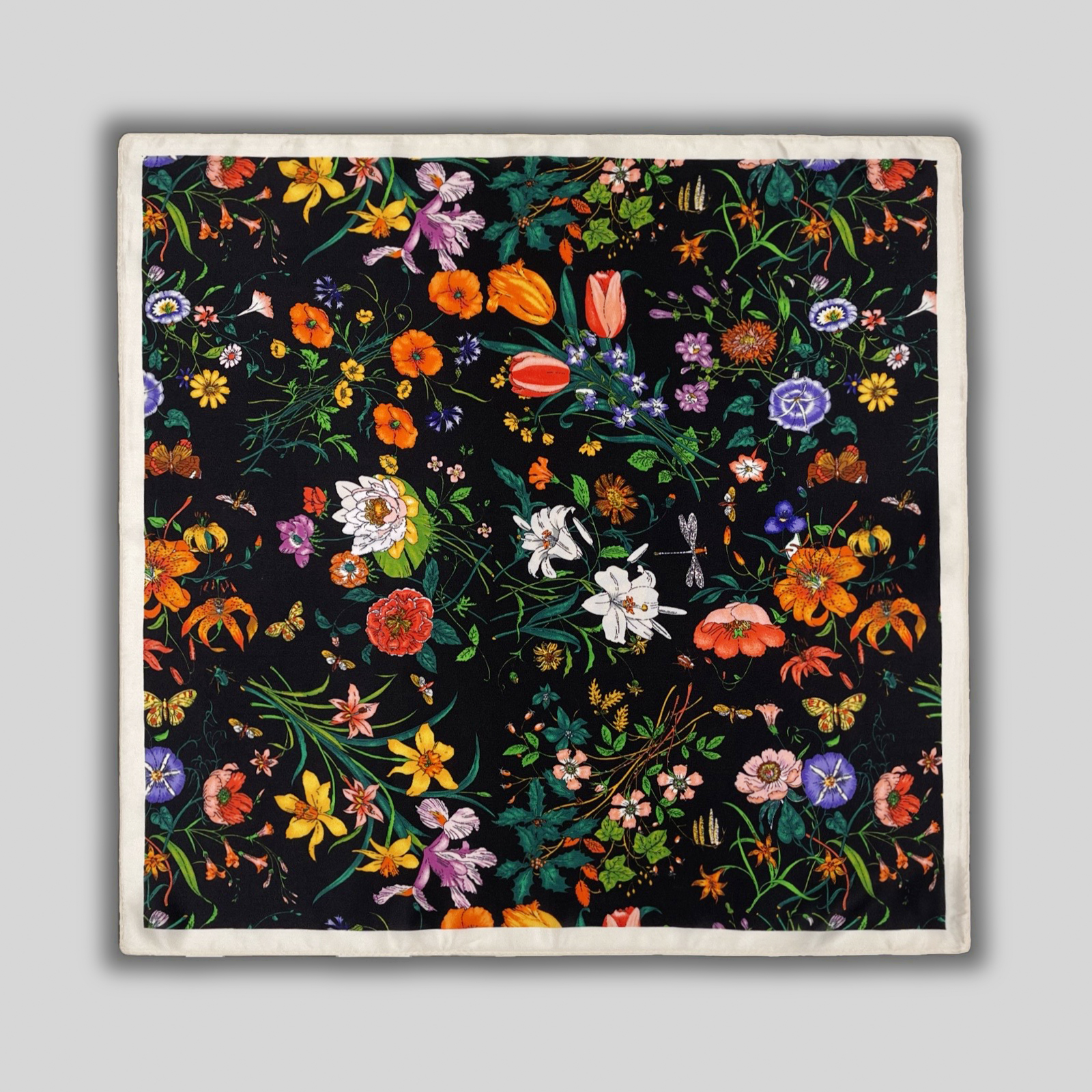 image00018-copy.jpg Natūralaus šilko skarelė BRITNEY (53x53 cm) - Image 1