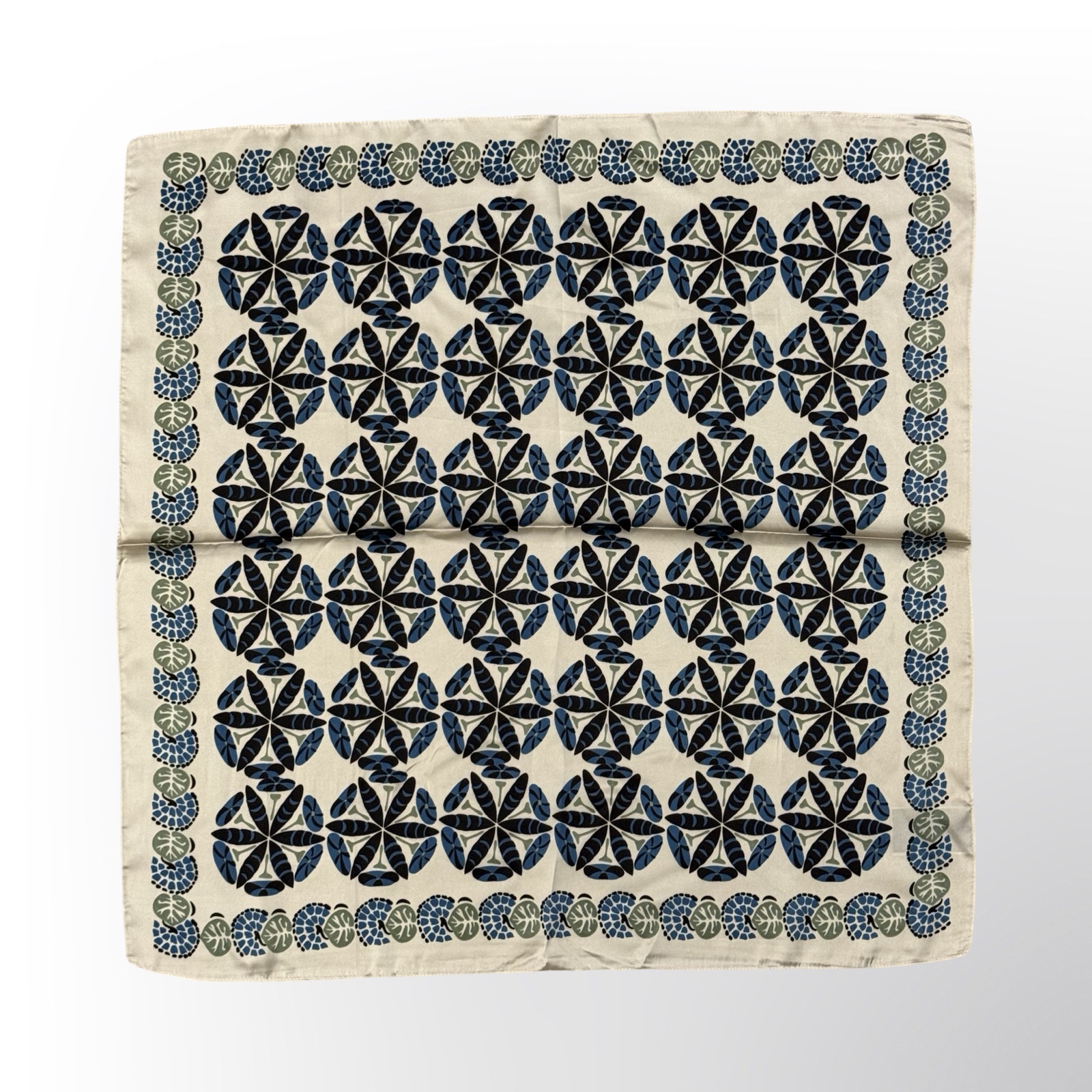 pixelcut_16.jpeg Skara TUYA (70X70 cm) - Image 1