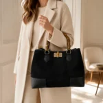 FLCOM85742 SUEDE Juoda itališka verstos odos rankinė 85742 SUEDE su bambukinėmis rankenomis ant modelio