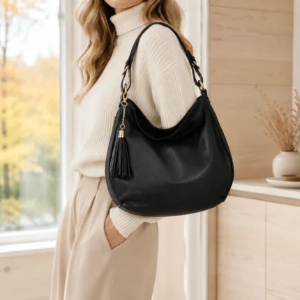 FLCOM85839 juoda 36 × 12 × 29 cm odinė hobo rankinė su kutu ir modeliu