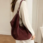 FLCOM86010 SUEDE Bordo itališka verstos odos rankinė 86010 SUEDE ant modelio