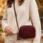 FLCOM86016 Bordo itališka verstos odos rankinė 86016 SUEDE ant modelio