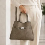 FLCOM86104G SC-CO 38 × 26 × 14 cm kapučino verstos odos rankinė su modeliu