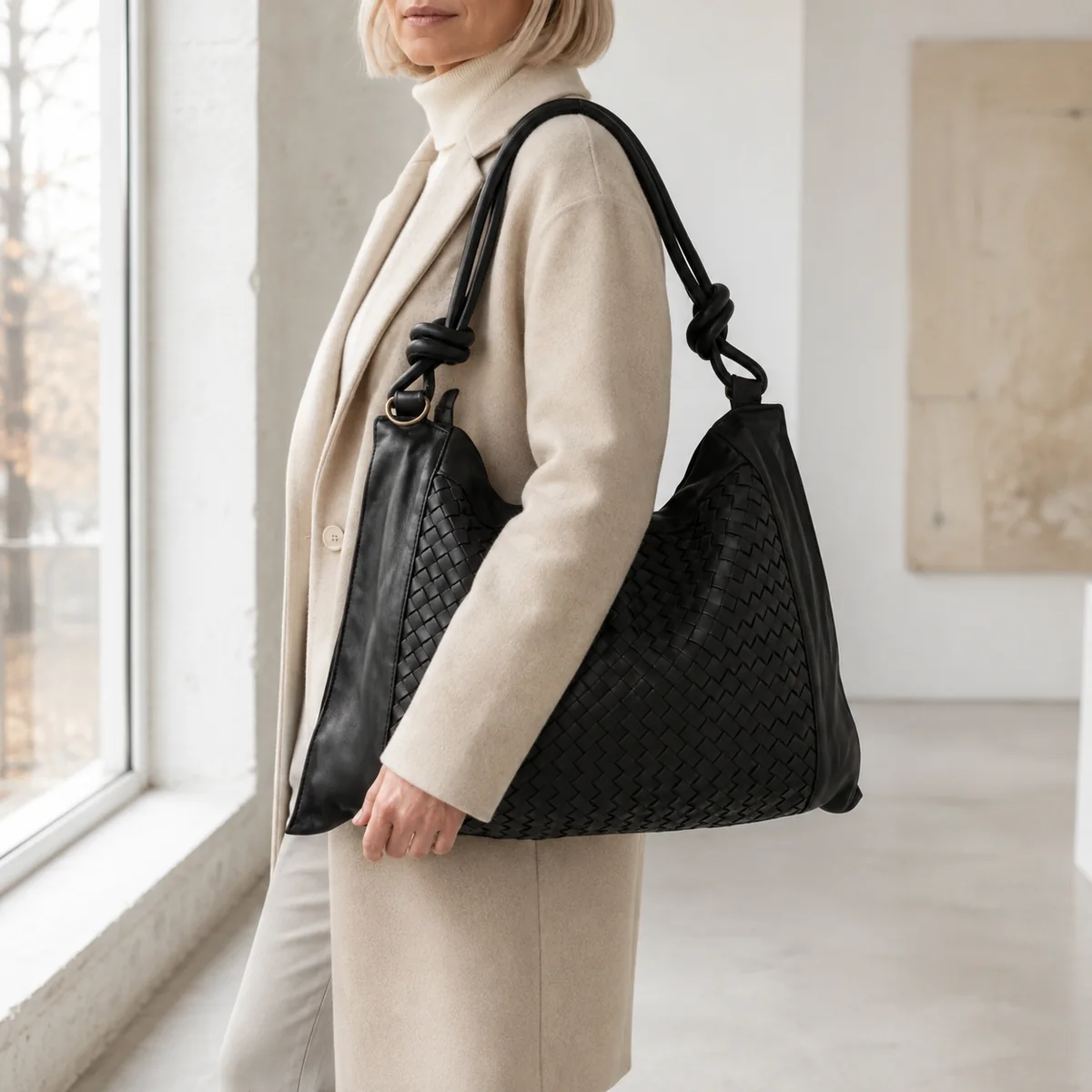 NMCOMLA-B0289 model NMCOMLA-B0289 juoda 50 × 36 cm pinta odinė rankinė su modeliu