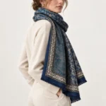 Viskozės šalikas su paisley ornamentais – X659