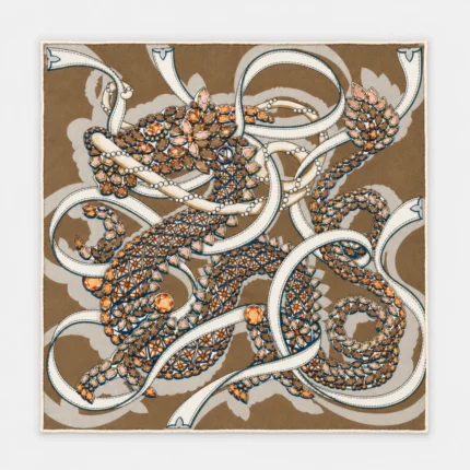 Vilnonė skara Gemma, 70 × 70 cm – išskleista skara
