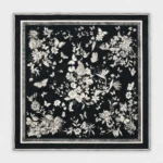 Vilnonė skara Luna, 70 × 70 cm – išskleista skara